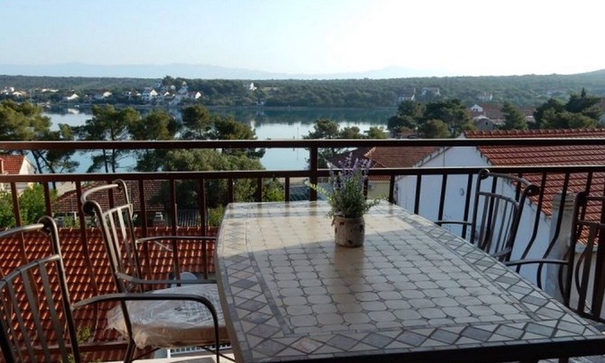 Loviste Apartment | One bedroom apartment with terrace and sea view Lovište, Pelješac (A-18656-c)