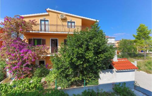 Okrug Donji Apartment | One-Bedroom Apartment In Okrug Donji