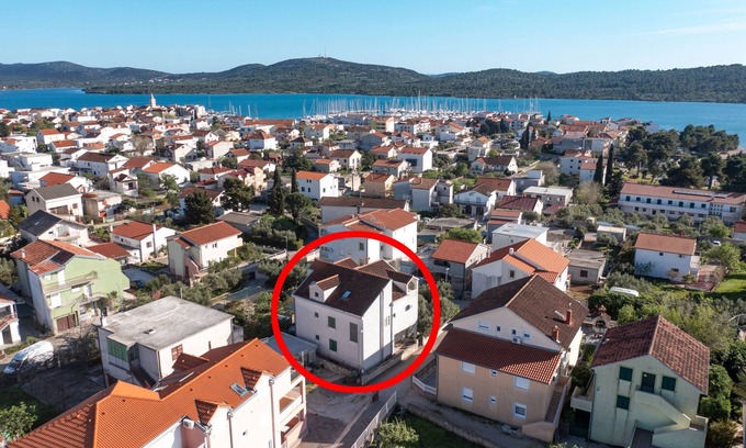 Pirovac Apartment | One bedroom apartment with balcony Pirovac, Šibenik (A-22567-a)