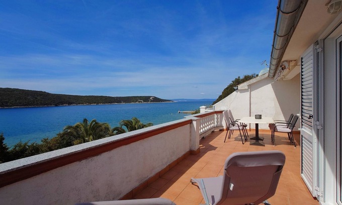 Kampor Apartment | One bedroom apartment near beach Kampor, Rab (A-15310-c)