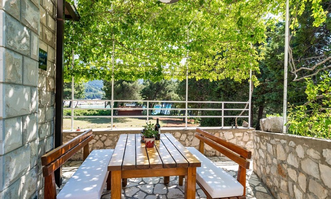 Zuljana Apartment | One bedroom apartment with terrace and sea view Žuljana, Pelješac (A-10233-c)