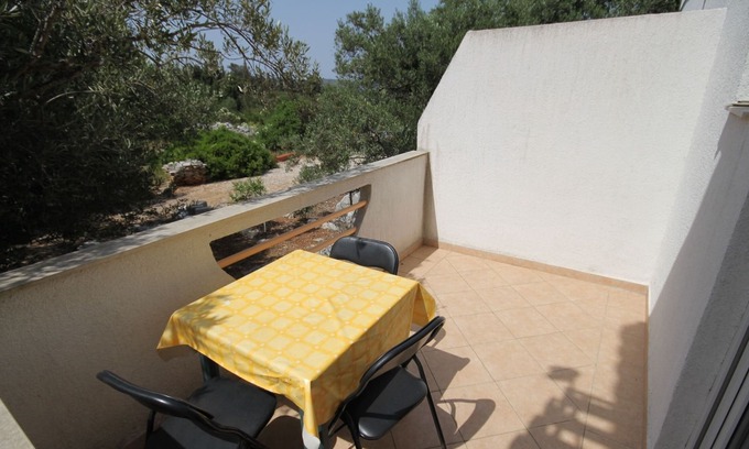 Bozava Apartment | One bedroom apartment with terrace Božava, Dugi otok (A-8123-b)