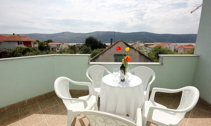 Poljica Apartment | One bedroom apartment with terrace and sea view Poljica, Trogir (A-10010-a)