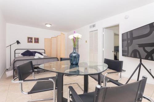 Edgewater Apartment | One Bedroom Apartment - with Parking & Balcony - Heart of Wynwood