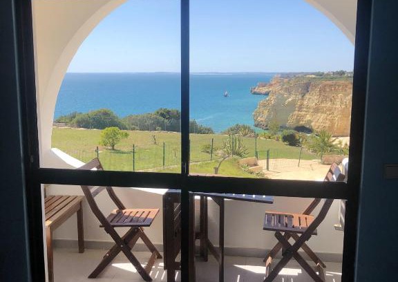 Vale de Centianes Apartment | One bedroom appartement at Carvoeiro 50 m away from the beach with sea view and furnished balcony
