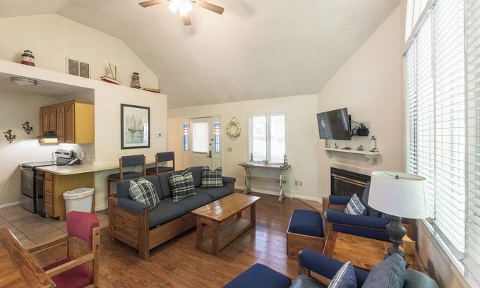 Grand Rivers Condo | One Bedroom Bayside Condo