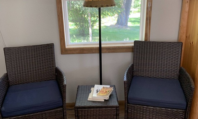 Lakeside Cabin | One bedroom cabin located about two blocks from Flathead Lake and the public bea