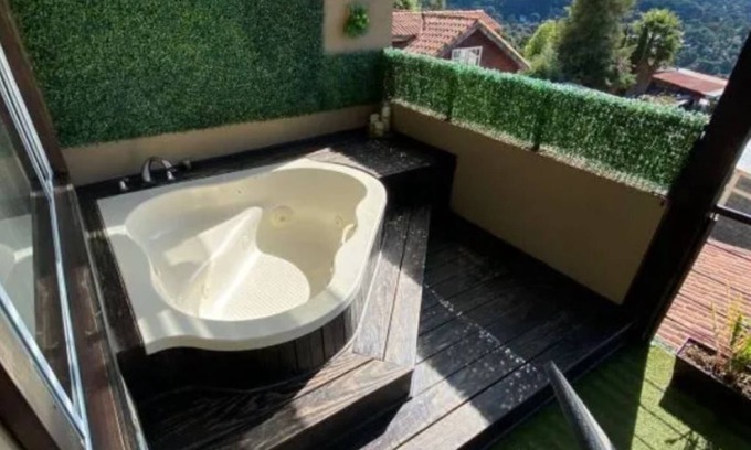 Valle de Bravo Cabin | One-Bedroom Chalet