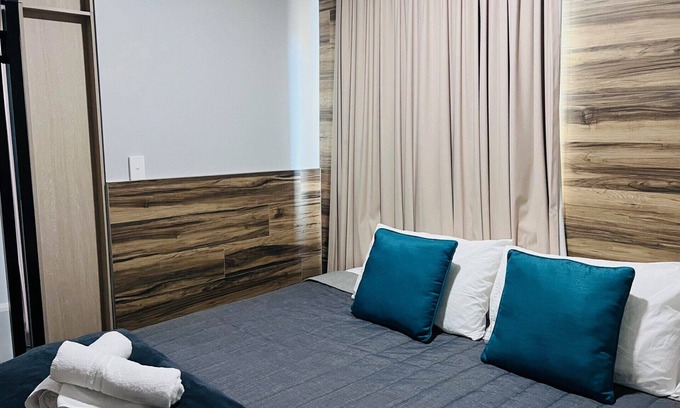 Hamilton Apartment | One Bedroom Deluxe Spa Apartment