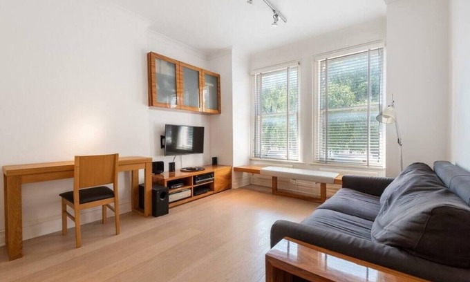 Belsize Apartment | One-Bedroom Flat @ Belsize Park