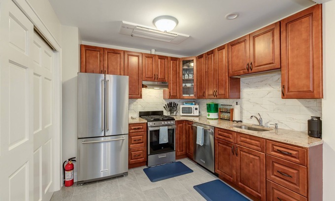 Greenport Apartment | One bedroom Pied a Terre - a lovely new and clean Greenport place