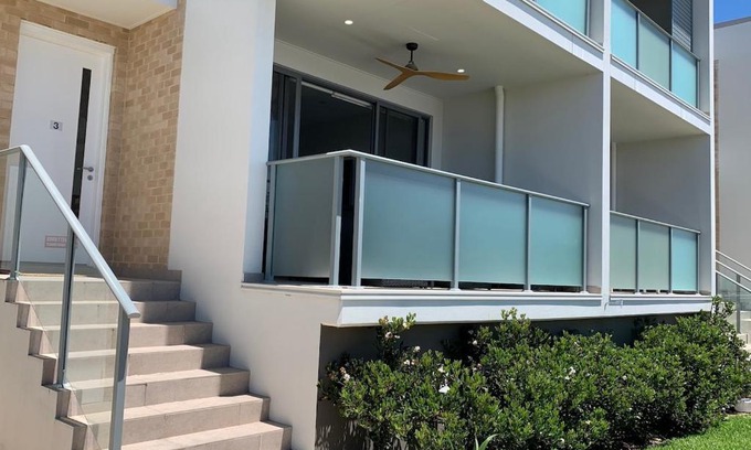 Caves Beach House | One Bedroom Townhouse near Caves Beach