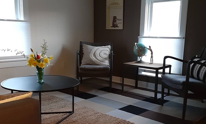 Harvard Apartment | one bedroom upper apartment