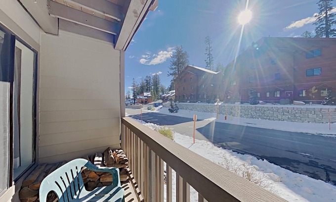 Mammoth Lakes Condo | One Bedrooms At Snowbird Condos Slopeside - Free Wifi & Assigned Parking!