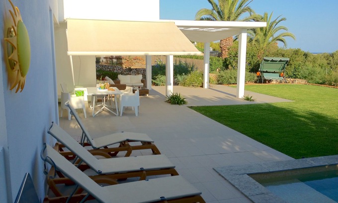 Binisafua Villa | One-family house garden, Pool, Garage, 3 bedrooms, Great luxury
