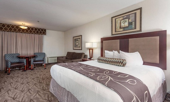 Idaho Falls Hotel | ONE FANTASTIC KING UNIT! POOL, HOT-TUB, SPA, PARKING!