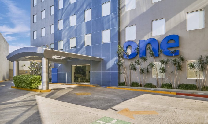 Leon Hotel | One Leon Poliforum
