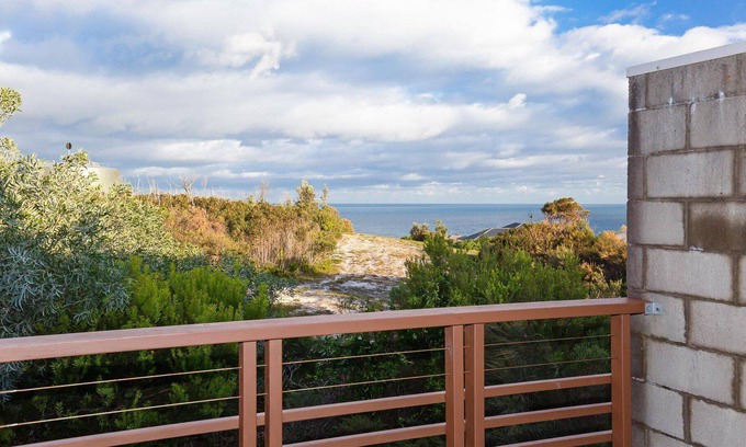 Boat Harbour House | One Mile Ridge, 12a/26 One Mile Close - stunning views, air con, infinity pool