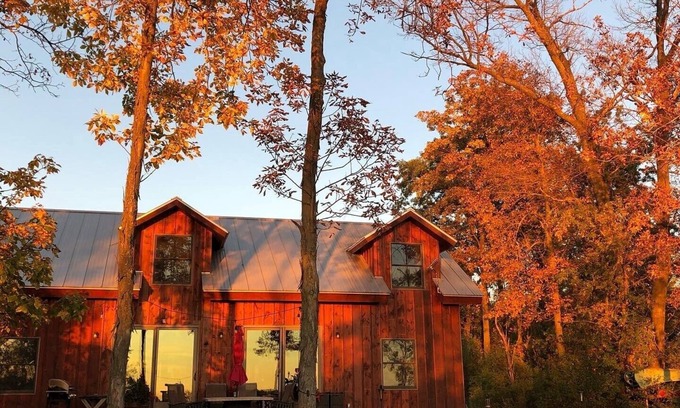 Briggsville House | One of a Kind Barnhouse on Lake Mason near WI Dells