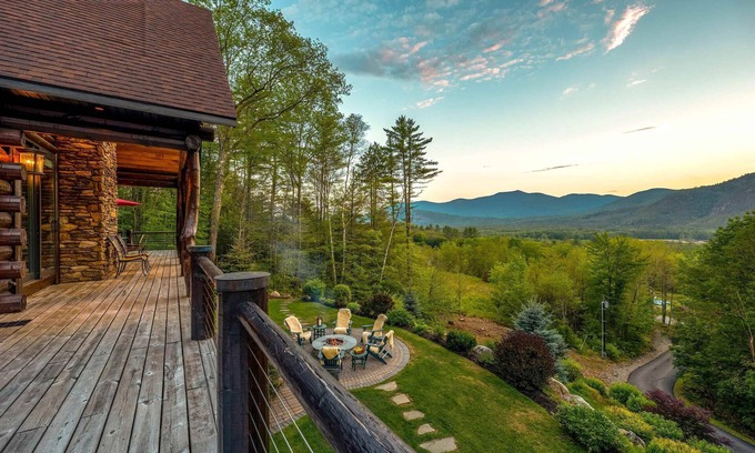 Intervale Ski Chalet | One-of-A-Kind Log Home in the Heart of the White Mountains NH
