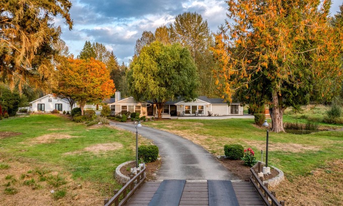 Cottage Lake House | One of a Kind ⭐ Modern Farmhouse Estate Paradise ⭐