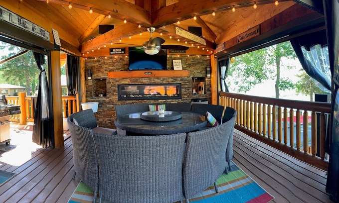 Division No. 11 House | One of A Kind! Pigeon Lake Lakefront Dream