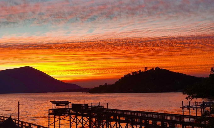 Clearlake Park House | One of the best bass fishing lakes in America! Water sports heaven!