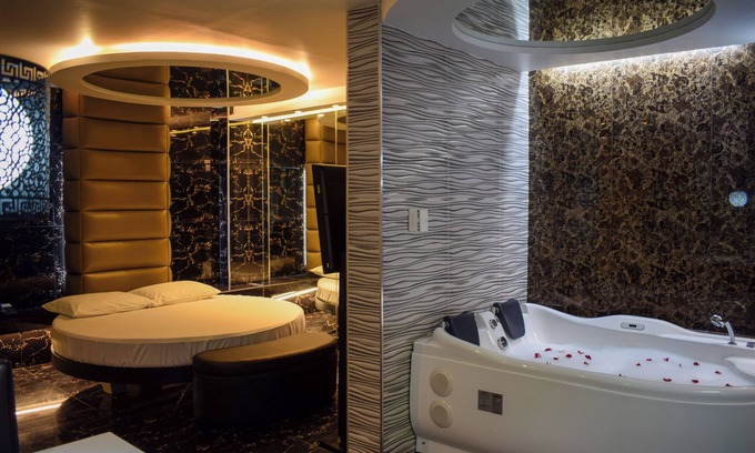 Bacoor City Hotel | One Serenata Hotel Bacoor