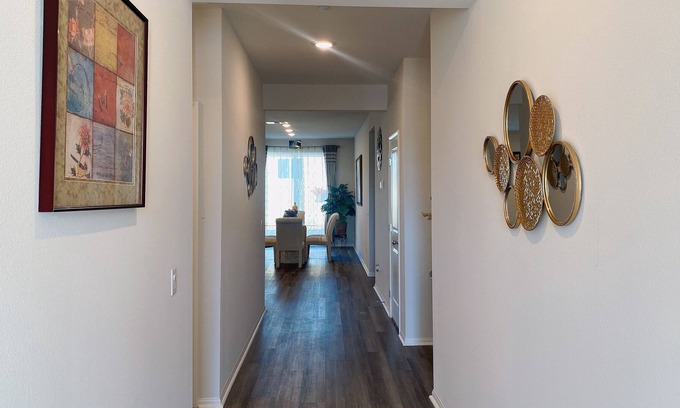 Riverside House | ONE-Story Floor #2 Room In Riverside