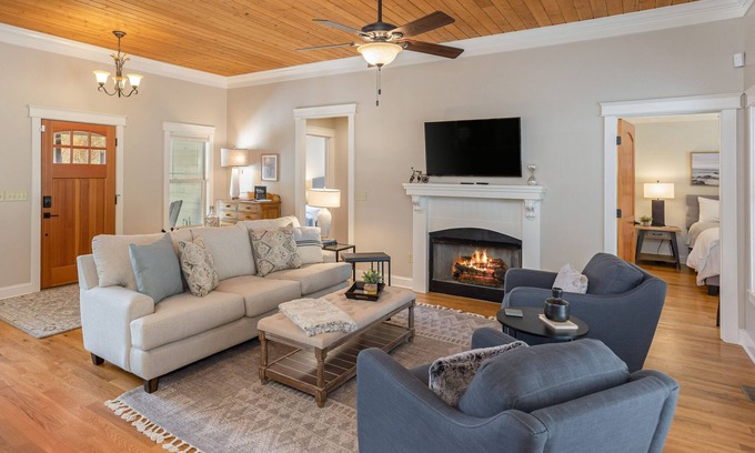 Valley Hill House | One Story Luxury near Hendersonville & the Biltmore!