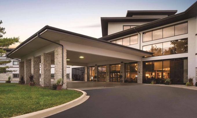 Ashwaubenon Hotel | Oneida Casino Hotel
