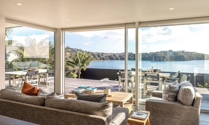 Oneroa House | Oneroa Luxury Waterfront | Stay Waiheke