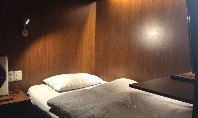 El Alto Hotel | Onkel Inn Airport Sleepbox