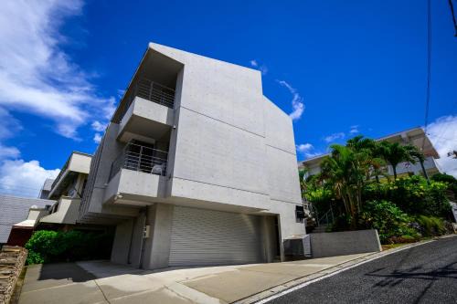 Nakadomari Villa | onna resort nakadomari ビーチまで車で4分 最大12名OK 中庭付き貸切ヴィラでくつろぐ恩納村ステイ