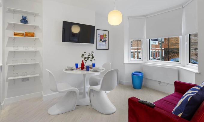 Derby House | OnPoint -3 Bed House - Parking