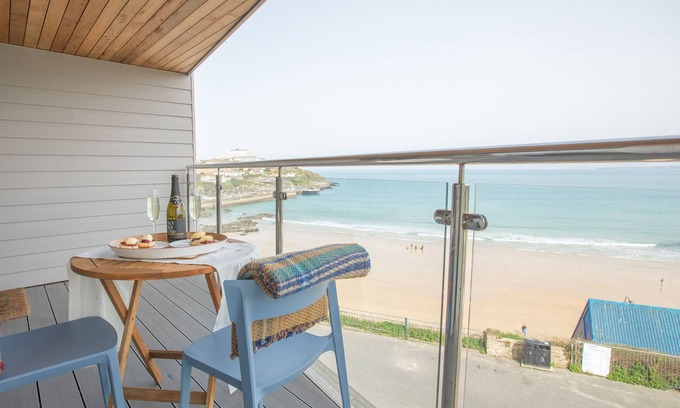 Newquay City Centre Apartment | Onshore 6 - Newquay Towan Beach View