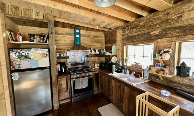 Pickens Cabin | Oolenoy River Retreat - 2+ acres less than 5 miles from Table Rock State Park