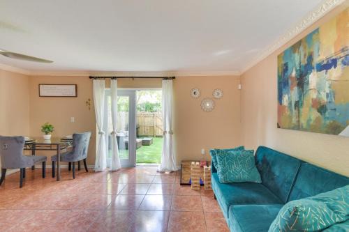 Opa-Locka House | Opa-locka Townhome, 15 Mi to Miami Beach!