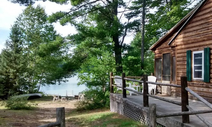Little Lake Cabin | Open Aug 17-28 Secluded Lakefront Natural Retreat Centered near most attractions