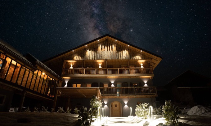 Le Petit-Bornand-les-Glieres Bed & Breakfast | Open Living Hôtel & Spa - Chalet Avec Jacuzzi, Sauna, Hammam, Billard