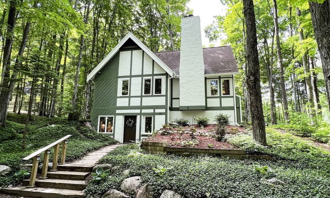 Harbor Springs Ski Chalet | Open this weekend! NUBS! BOYNE! Sauna!