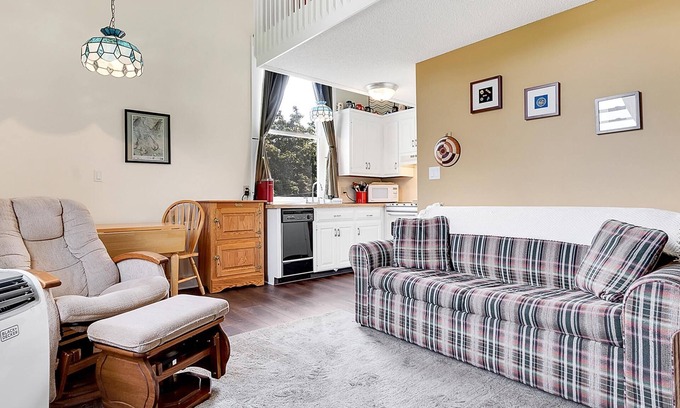 Bethel Condo | Opera House Loft 22- Downtown loft