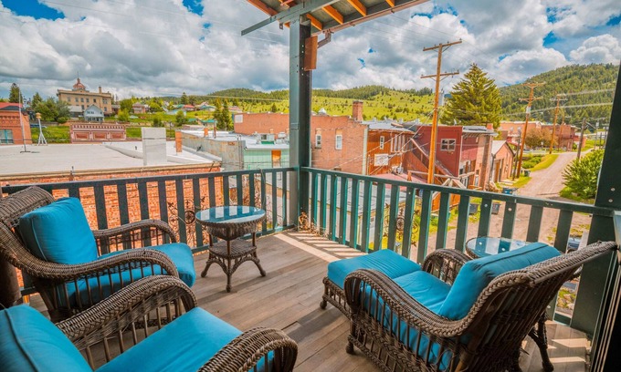 Philipsburg Condo | Opera House Loft - Historic Condo