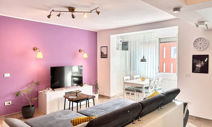 Old City Apartment | Opera Lavendel. 2 Large rooms Center King-size bed