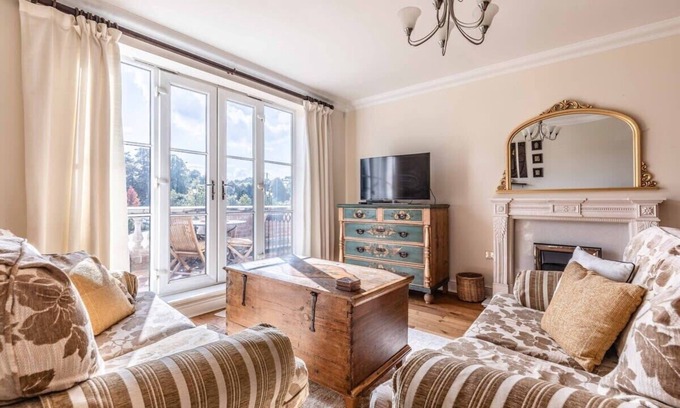 Ascot Apartment | OPPOSITE ASCOT RACECOURSE❤ FREE PARKING FOR 2!