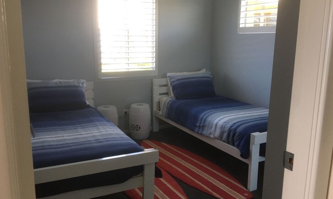 Scotts Head House | Opposite Little Beach - Amazing Views of Pacific Ocean! WiFi