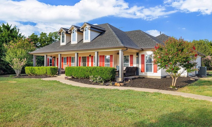 Van Alstyne House | Optional Wedding Barn Pickleball Volleyball Cornhole Ping Pong Fire Pit Foosball