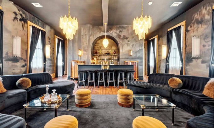 Faubourg Lafayette Villa | Opulent Art Deco Villa w Pool & Hot Tub 5bd|6.5ba