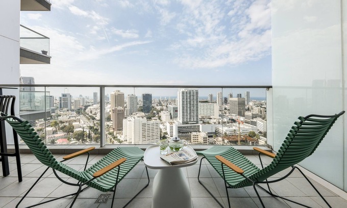 Tel Aviv Apartment | Opulent Ease 2BR Apt in Midtown