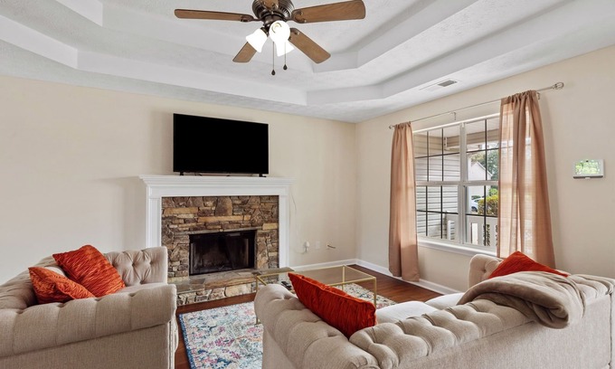 Covington House | Opuluxe Cozy Covington Home